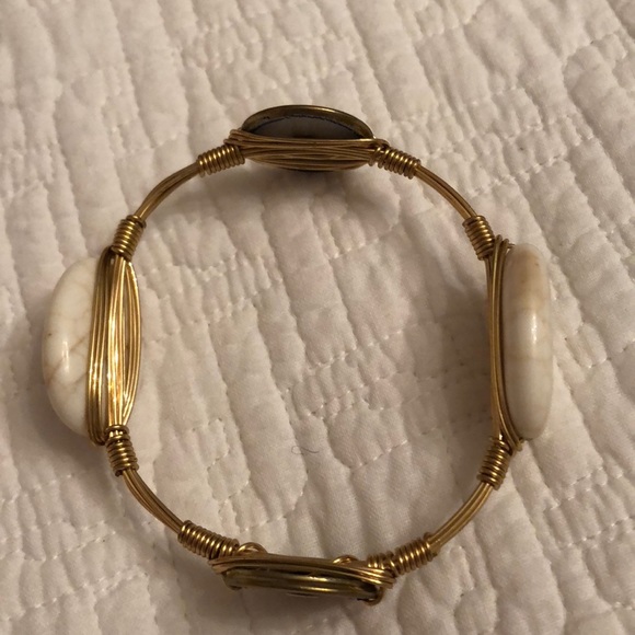 Gold bangle with cream and gold stones - Picture 6 of 6